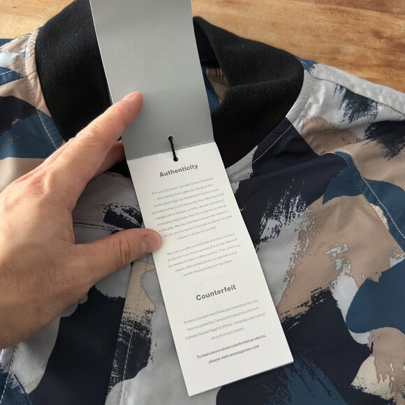 Canada Goose Faber Print Utility Bomber - Size Large - Picture 7 of 15